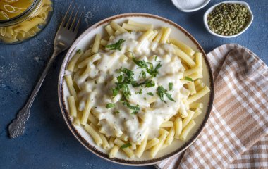 Lezzetli yemekler, peynirli makarna.