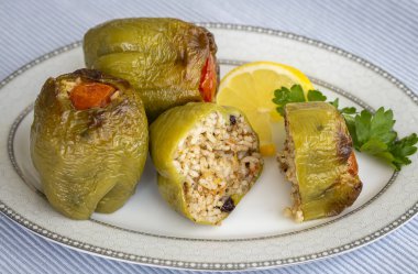 Geleneksel Türk yemekleri; Doldurulmuş biber (Türkçe adı; biber dolmasi))
