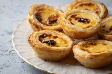 Tipik Portekiz kremalı tartları - 