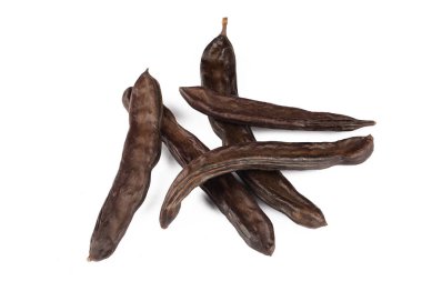 Beyaz arka planda Ceratonia silikası