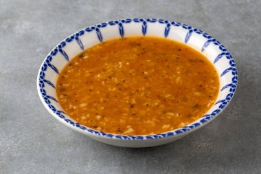 Geleneksel lezzetli Türk yemekleri; Ezogel çorbası