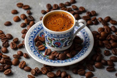 Bir fincan Türk kahvesi veya Yunan kahvesi