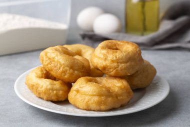 Türk mutfağı; El yapımı peynirli ıspanaklı hamur işi (Türkçe adı; peynirli - ispanakli pogaca, pisi)