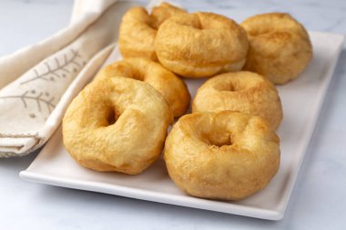 Türk mutfağı; El yapımı peynirli ıspanaklı hamur işi (Türkçe adı; peynirli - ispanakli pogaca, pisi)