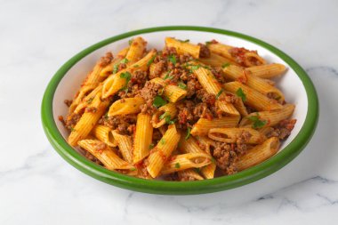 Kıymalı makarna çok lezzetli görünüyor.