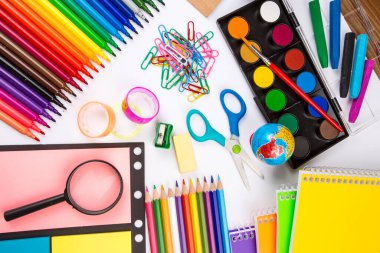 Okul ve ofis donanımları, ileti örneği arka planı