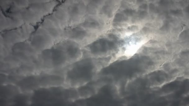 4k lapso de tempo de nuvens de tempestade se movendo rápido — Vídeo de Stock