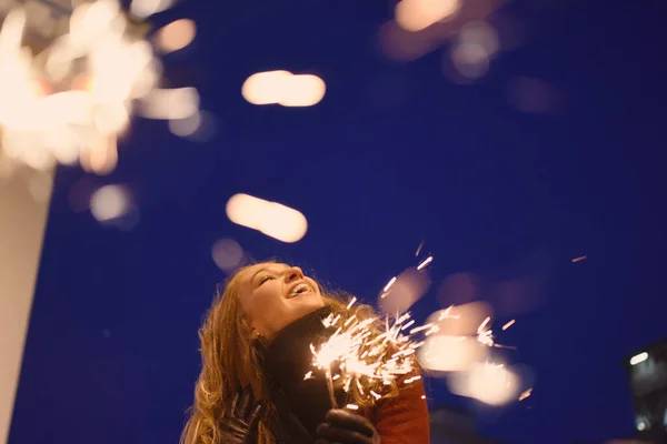 Empty City Beautiful Smiling Girl Red Hat Background Night Shining — Stock Photo, Image