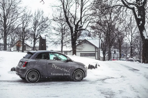 Tonsberg Noruega Janeiro 2021 Prata Fiat 500 Elétrico Novo Carro — Fotografia de Stock