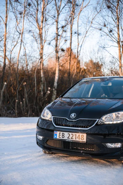 挪威Tnsberg 2021年2月9日 黑色Skoda Citigoe Iv是一款小型电动汽车 在阳光灿烂的冬日里买新车 — 图库照片