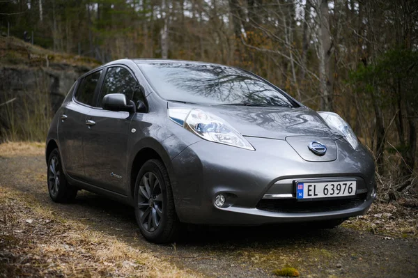Tonsberg Norway April 2021 Silver Gray Nissan Leaf Compact Segment — Stock Photo, Image