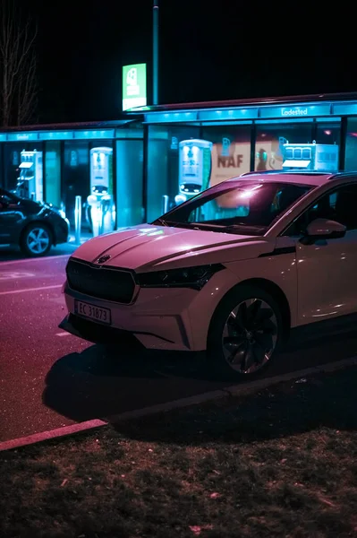 Tonsberg Norsko Května 2021 Bílá Škoda Enyaq Suv Elektrické Auto — Stock fotografie