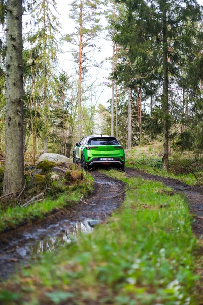 Tonsberg Norsko Května 2021 Zelená Opel Mokka Kompaktní Elektromobil Nové — Stock fotografie