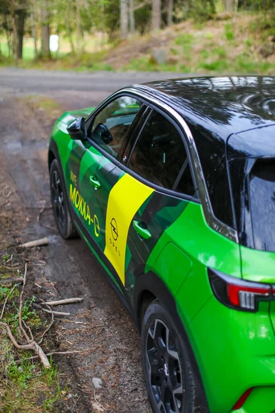 Tonsberg Noruega Maio 2021 Verde Opel Mokka Carro Elétrico Compacto — Fotografia de Stock