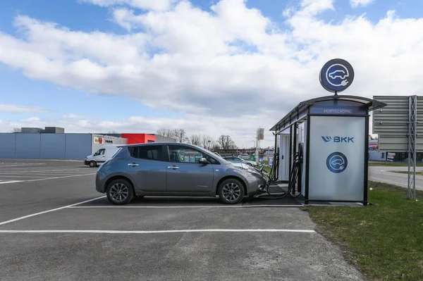 ノルウェーのホルムストランド 2021年5月20日 150KwノルウェーのMerによる電気自動車の高速充電 — ストック写真
