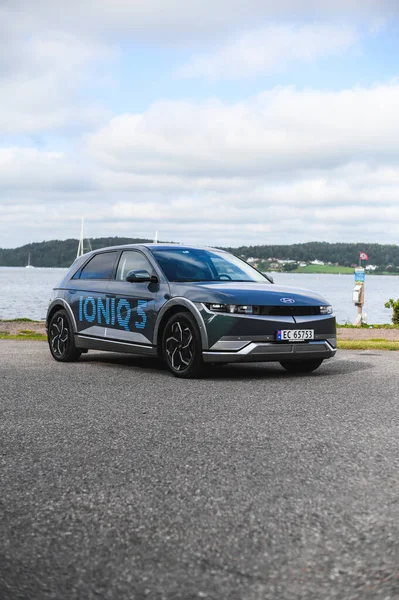 Tonsberg Noruega Julho 2021 Car5 Elétrico Hyundai Ioniq Cinza Azul — Fotografia de Stock