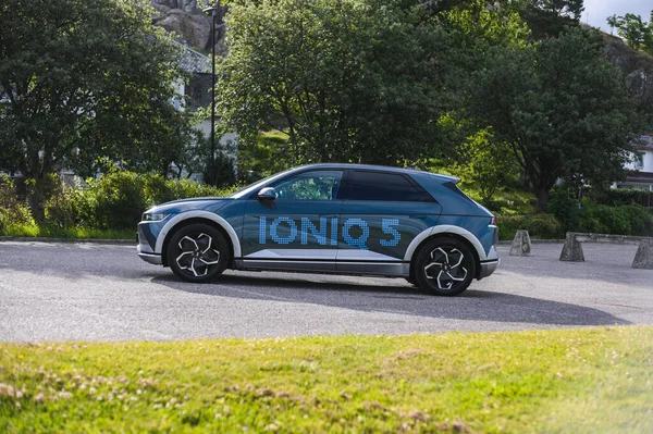 Tonsberg Noruega Julho 2021 Car5 Elétrico Hyundai Ioniq Cinza Azul — Fotografia de Stock