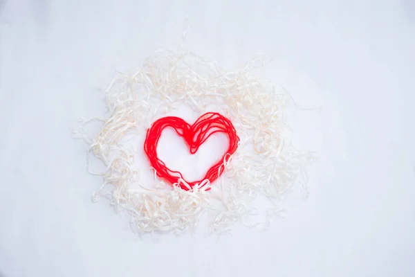 Κόκκινη Καρδιά Λευκό Φόντο Διακοπές Του Αγίου Βαλεντίνου Σύμβολο Της — Φωτογραφία Αρχείου
