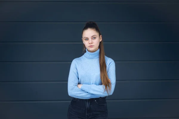 Portrait Une Femme Affaires Une Jeune Fille Sur Fond Gris — Photo