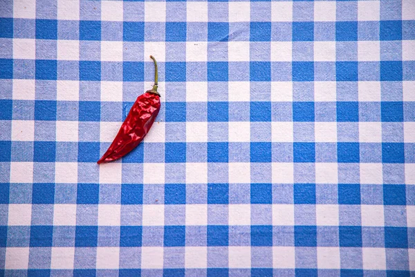 Droge Chili Paprika Tafel Blauw Geruit Tafelkleed Voeding Close Gezond — Stockfoto