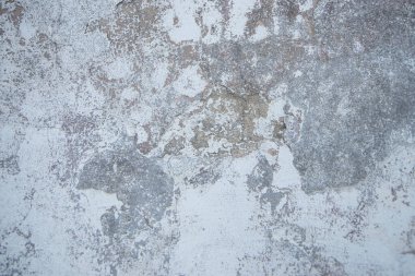 Eski ve küflü beton duvarlar. Soyut beyaz ve gri beton duvar dokusu ve arka plan, soyut arkaplan. Monokrom dokusu.