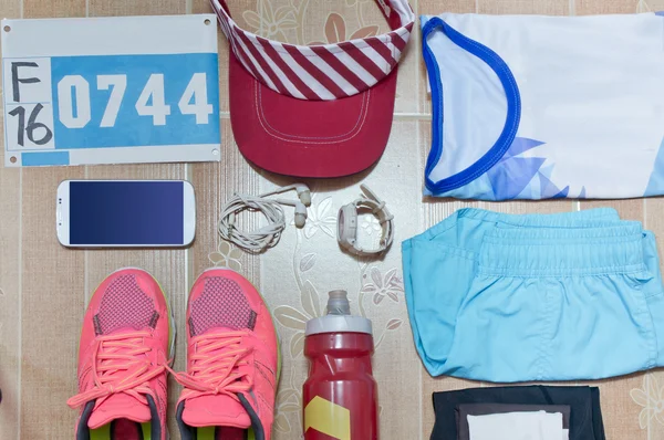 İn çalıştıran bir yarış günü için hazır koydu.