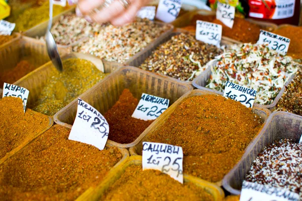 Baharat Güney Rusya ve Gürcistan bir Pazar (Krasnodarski Krayı, Rusya Federasyonu) — Stok fotoğraf