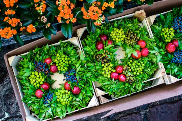 Groene bladeren samenstelling op bloemenmarkt van Oslo city center, Noorwegen — Stockfoto