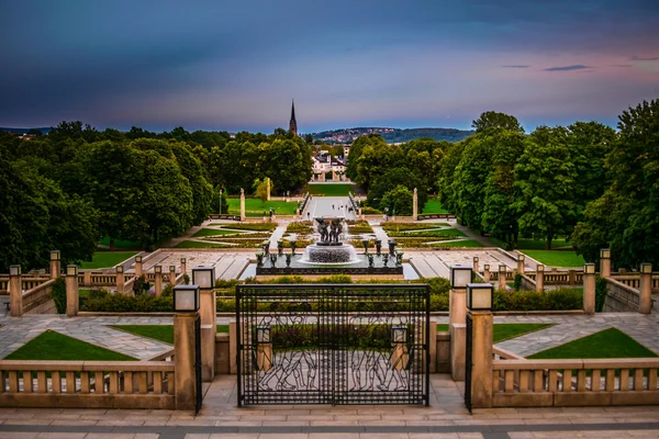 Vigeland Heykel Parkı şaşırtıcı günbatımı, Oslo, Norveç