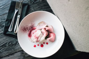 Turşu şalgam (İsveççe şalgam ile parmesan soslu balık)