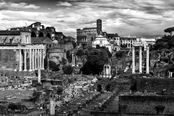 Antik Roma Forumuna Bakış