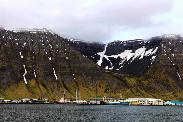 İzlanda 'nın Uzak Balıkçı Kasabası Westfjords