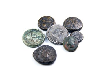 Vintage paralar ile beyaz üzerinde üzerinde kralların Portreler