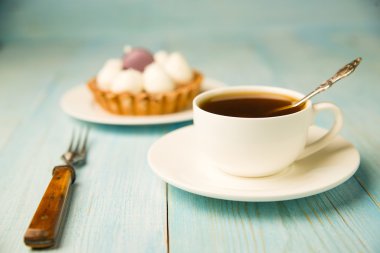 Kek krem ve masada Kupası