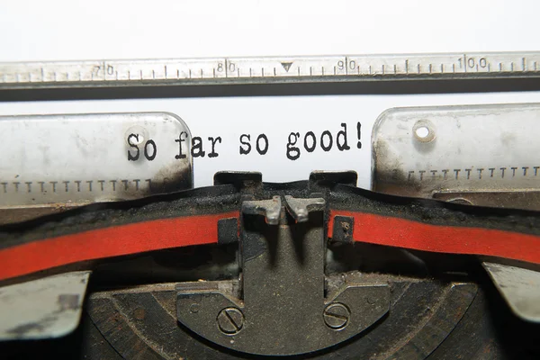 List papíru s nápisem "tak daleko, tak dobrý" — Stock fotografie