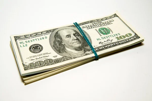 Bundle af amerikanske dollars sedler på over hvid - Stock-foto