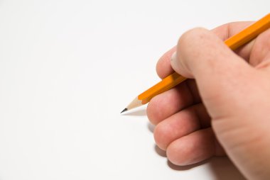 Erkekler sağ üzerinde beyaz bir kalem tutan