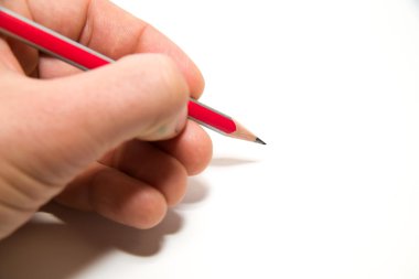 Erkekler sol el üzerinde beyaz bir kalem tutan