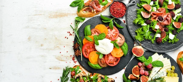 Conjunto Alimentos Platos Queso Higos Pasta Champiñones Con Carne Comida —  Fotos de Stock