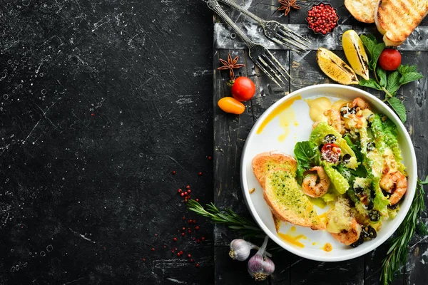 Garnelensalat Oliven Pinienkerne Und Salat Ansicht Von Oben Freiraum Für — Stockfoto