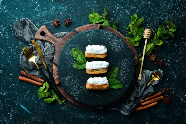 민트가 크림을 달콤하고 맛있는 아크릴입니다 위에서 열광적 스타일 — 스톡 사진
