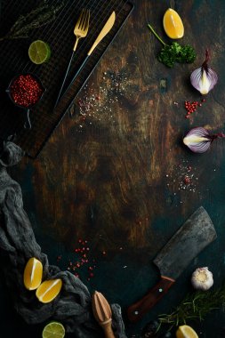 Eski ahşap taş aşçılığı geçmişi. Baharat ve sebze. Üst Manzara. Metnin için boş yer.