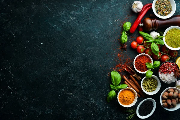 Conjunto Especias Hierbas Aromáticas Indias Sobre Fondo Piedra Negra Vista —  Fotos de Stock