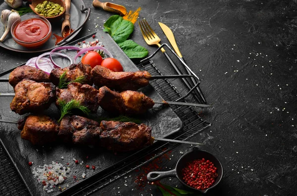 맛있는 돼지고기 케밥이야 Skewers 입니다 바베큐 위에서 — 스톡 사진