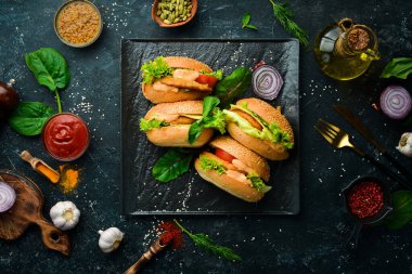 Pirzola ve peynirli sulu burger. Üst Manzara. Boş kopyalama alanı.