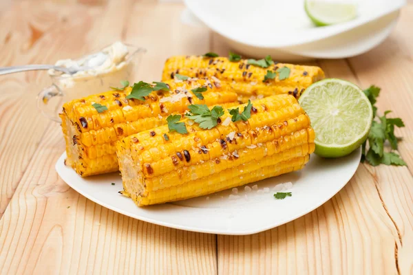 The cob cooked corn — Stock Photo, Image