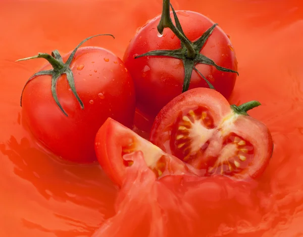 Tomaten im Saft — Stockfoto