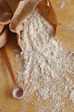 Tahta masada fındıklar. Fındıklı fındık.