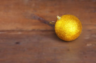 Noel ağacı için balo.