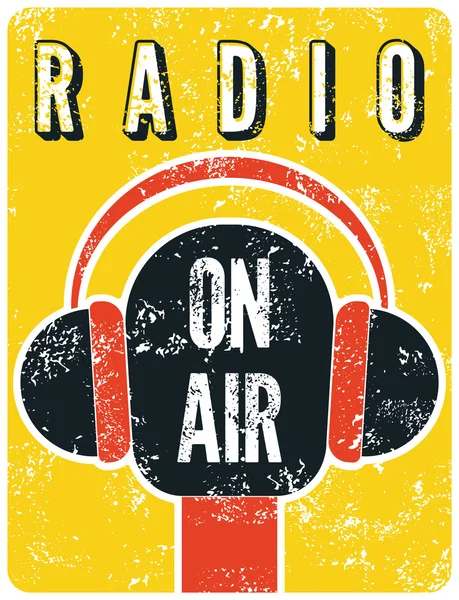 Typografische grunge retro radio station poster. Microfoon "op lucht". Vectorillustratie. — Stockvector